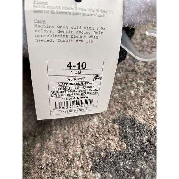 A New Day Festive Snowflake Thick Socks - Picture 5 of 6